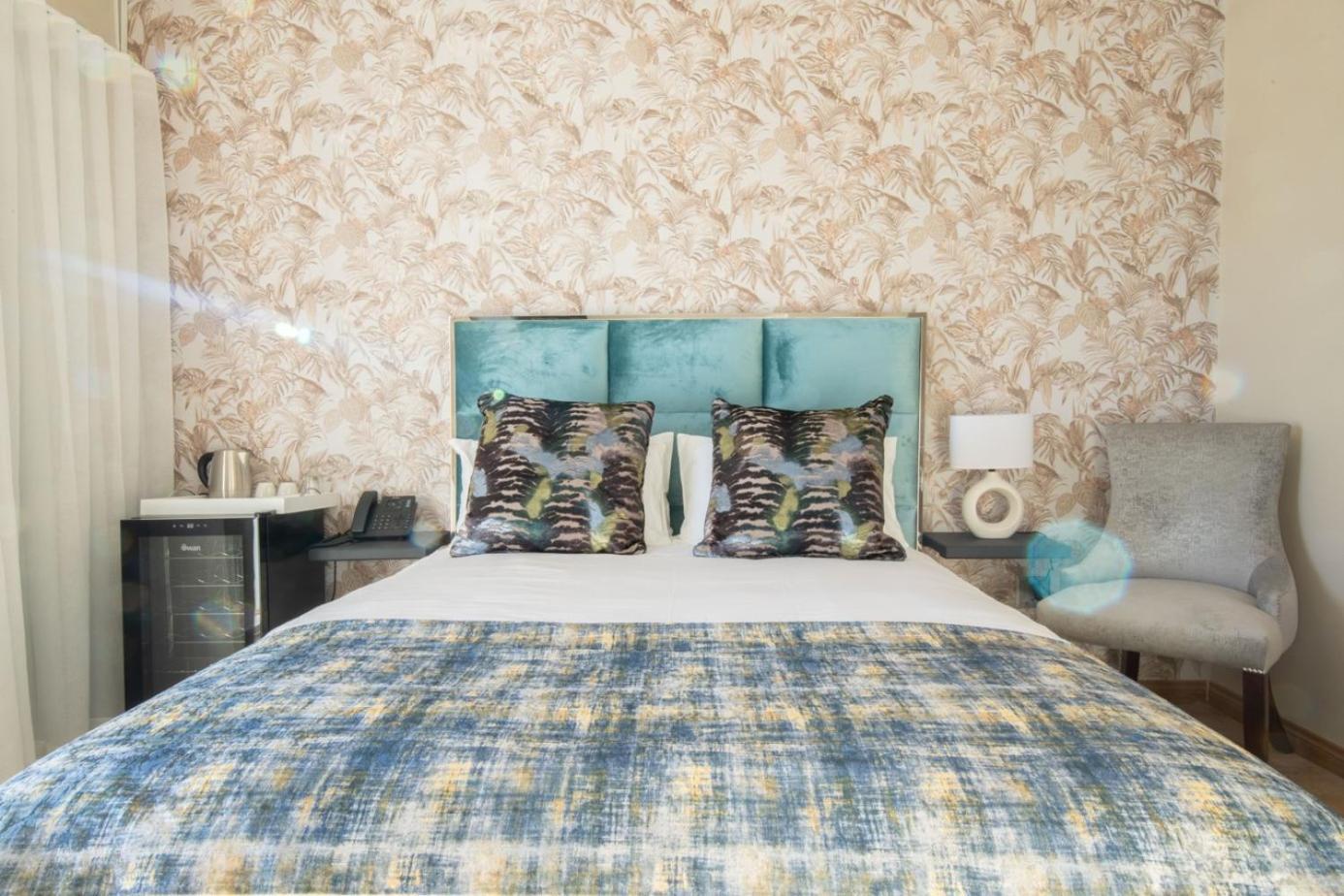 Dolphin Bay Boutique Hotel And Spa Port Elizabeth Dış mekan fotoğraf