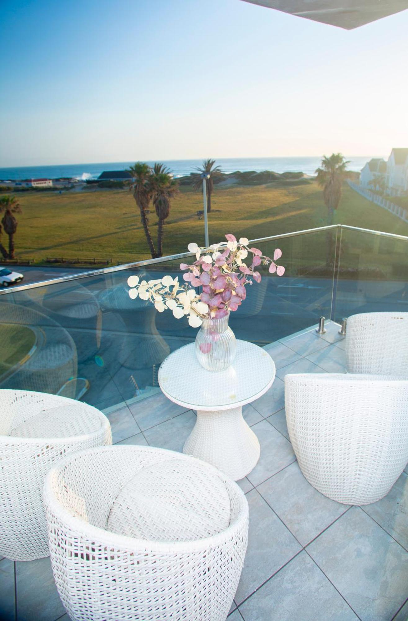 Dolphin Bay Boutique Hotel And Spa Port Elizabeth Dış mekan fotoğraf